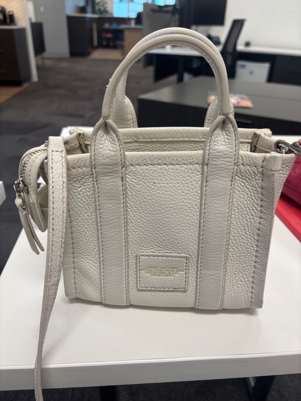 Marc Jacobs Ivory Leather Tote Bag - Picture 5 of 9